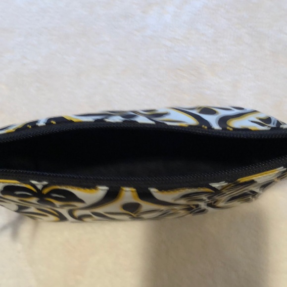 Talbots black/yellow monogrammed cosmetic bag “L” - Picture 6 of 6